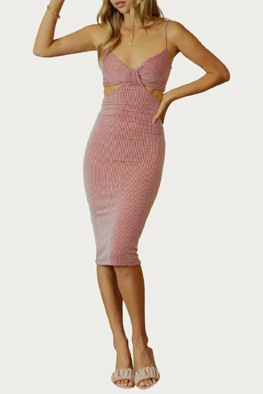 Today’s Deals, Tomorrow’s Regrets!Side Cutout Relaxed Bodycon Dress In Rust