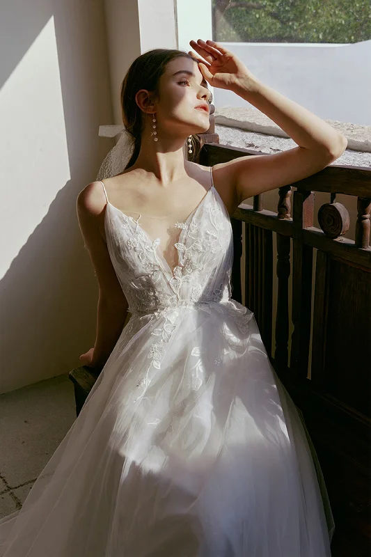 A-Line Sweep-Brush Train Lace Tulle Wedding Dress CW2674