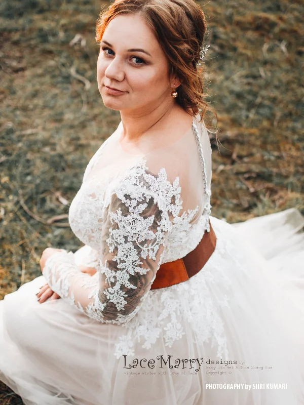 Beautiful Boho Style Wedding Dress with Long Lace Sleeves