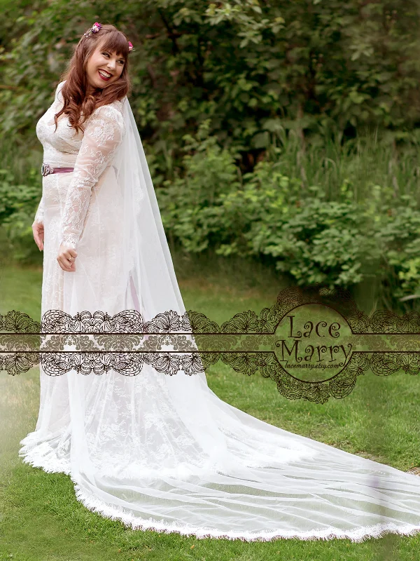 Delicate Lace Wedding Dress in Bohemian Style