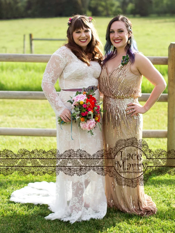 Delicate Lace Wedding Dress in Bohemian Style