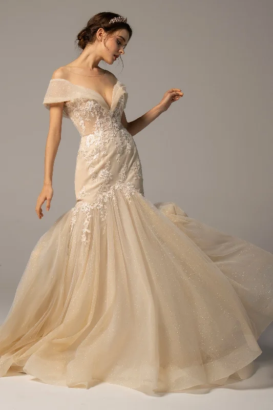 Trumpet-Mermaid Court Train Tulle Wedding Dress CW2377