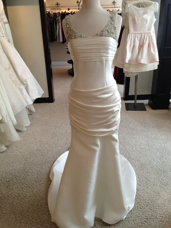 Crazy Discounts Inside!Badgley Mischka Olga