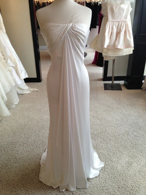 Shop Smart, Save Big!Carolina Herrera Darcy
