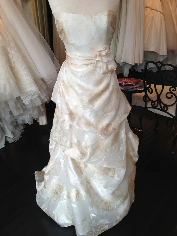 Everything Must Go!Christos Bouquet Nouveau