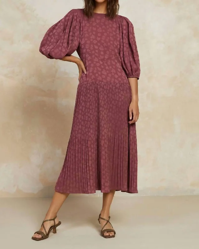 Huge Price Cuts Await!Floral Jacquard Midi Dress In Wine