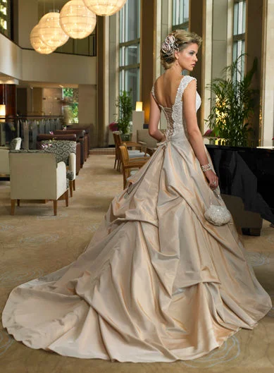 Save More with Every Purchase!Maggie Sottero En Vogue