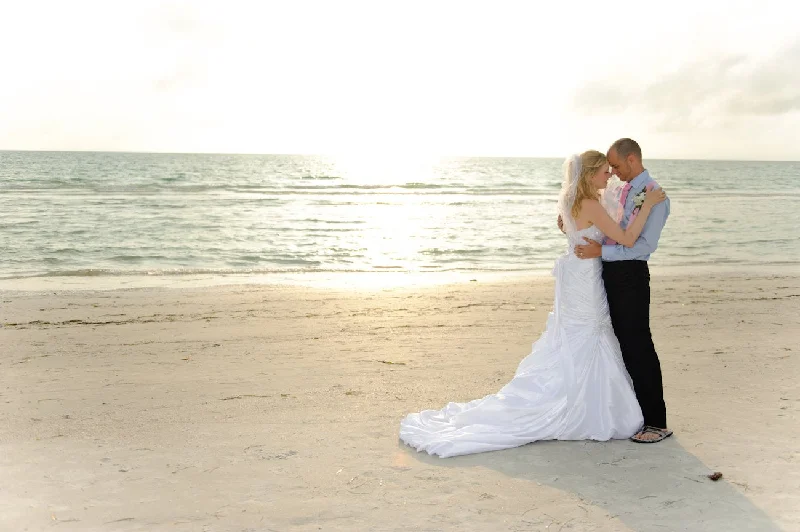 Massive Price Cuts!Maggie Sottero Maggie Sottero Mia Size 8
