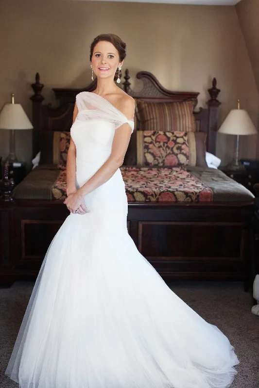 Unmissable Offers Await!Monique Lhuillier Emotion