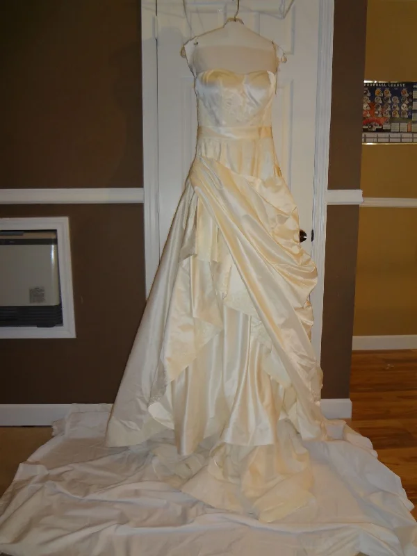 Mega Sale Happening Now!Other Simone Carvalli 90148