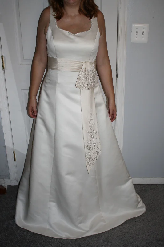 Your Wallet Will Thank You!Other Venus Gown 6625-19 Ivory and Demigold