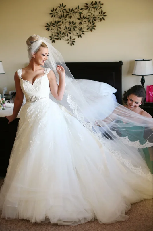 Biggest Sale of the Season!Pronovias Pronovias Perla Size 4