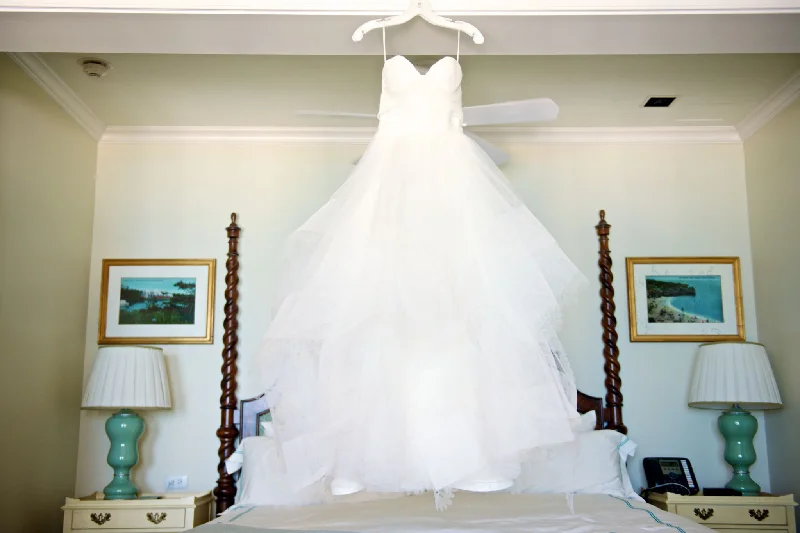 Buy More, Pay Less!Reem Acra Breathtaking