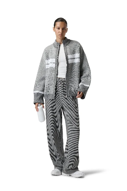 Shop Before It’s Gone!Muffle Knit Zip Up Cardigan