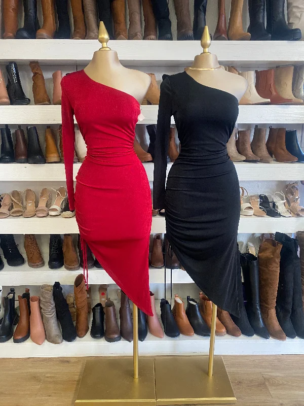 Unbeatable Prices!One Sleeve Draped Dress