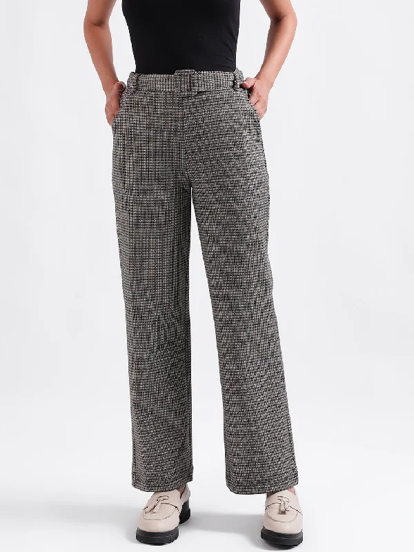 Your Shopping Wish, Our Discount Command!Elle Women Black Checked Fit and Flare Trouser